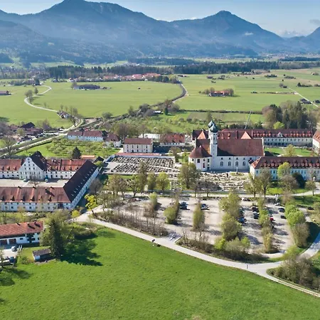 Zentrum Fuer Umwelt Und Kultur - Gaestehaus Und Jugendbildungseinrichtung Im Maierhof Pensjonat