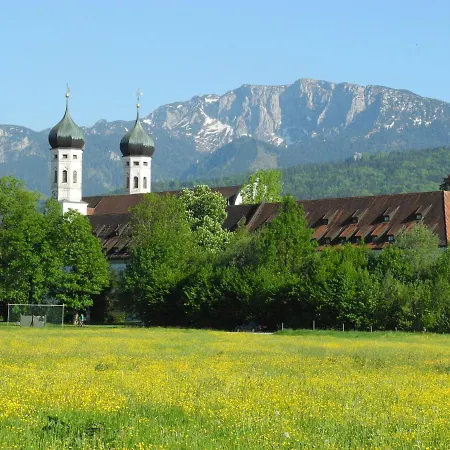 Zentrum Fuer Umwelt Und Kultur - Gaestehaus Und Jugendbildungseinrichtung Im Maierhof *